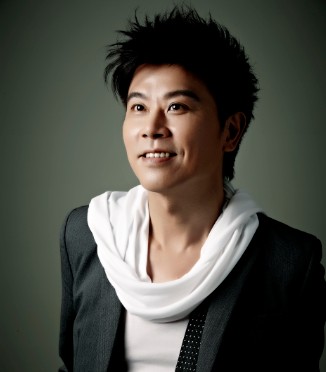 臺(tái)灣藝人伍思凱出席“星耀萬達(dá) 唱響亳州”活動(dòng)